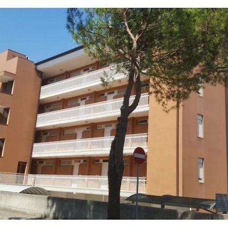 Appartamento Park Residence Lignano Sabbiadoro Bagian luar foto